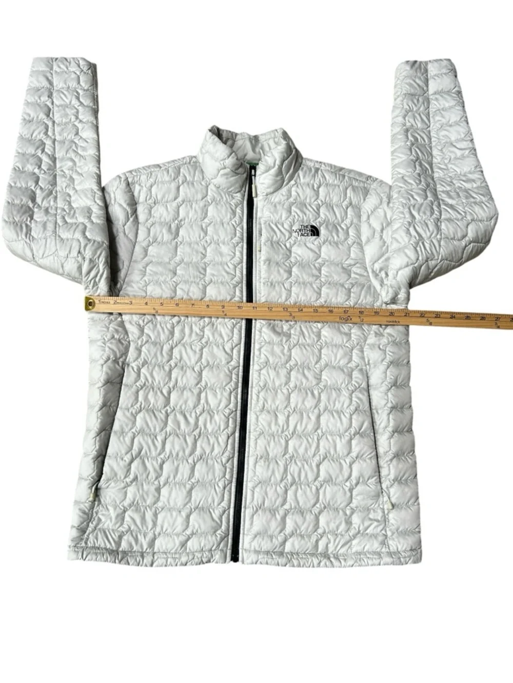 The North Face Men’s ThermoBall Eco Jacket in White, Size Medium